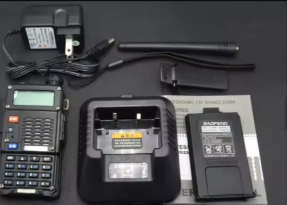 Baofeng VHF UHF double bande communication sans fil radio bidirectionnelle avec clavier BF F8 longue portée