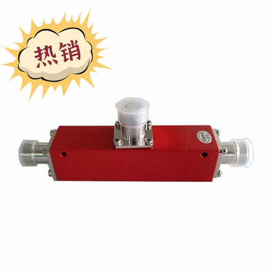 Accès à l'antenne et à l'alimentation du répéteur La plage de fréquences 137-960 MHz Accès à l'antenne et à l'alimentation du répéteur Avec une impédance et une sortie de 50 Ohm / Split -0.9/-10.4