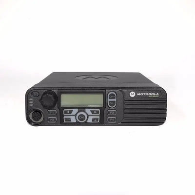 Motorola DM4400 VHF/UHF Émetteur-récepteur radio voiture 5W Portée 50km