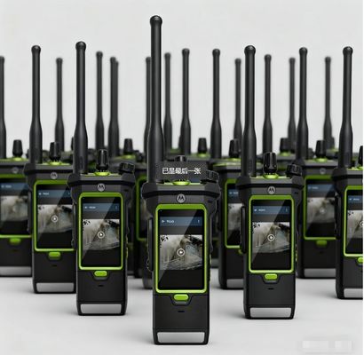 APX NEXT XN Professional Digital Walkie Talkie avec une portée de 50 km Batterie de 2300 mAh et radio bidirectionnelle IP6X résistante à la poussière