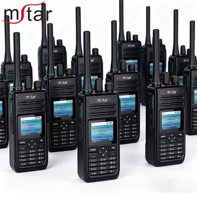 M-768 DMR + PoC Walkie Talkie avec Beidou / GPS positionnement LCD de 1,8 pouce et IP68 radio à double sens étanche